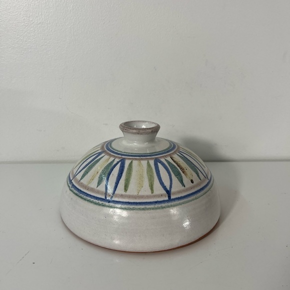 Handmade Wheel Thrown Pottery Cloche Cover with Handle Painted Glaze Signed - Picture 5 of 10